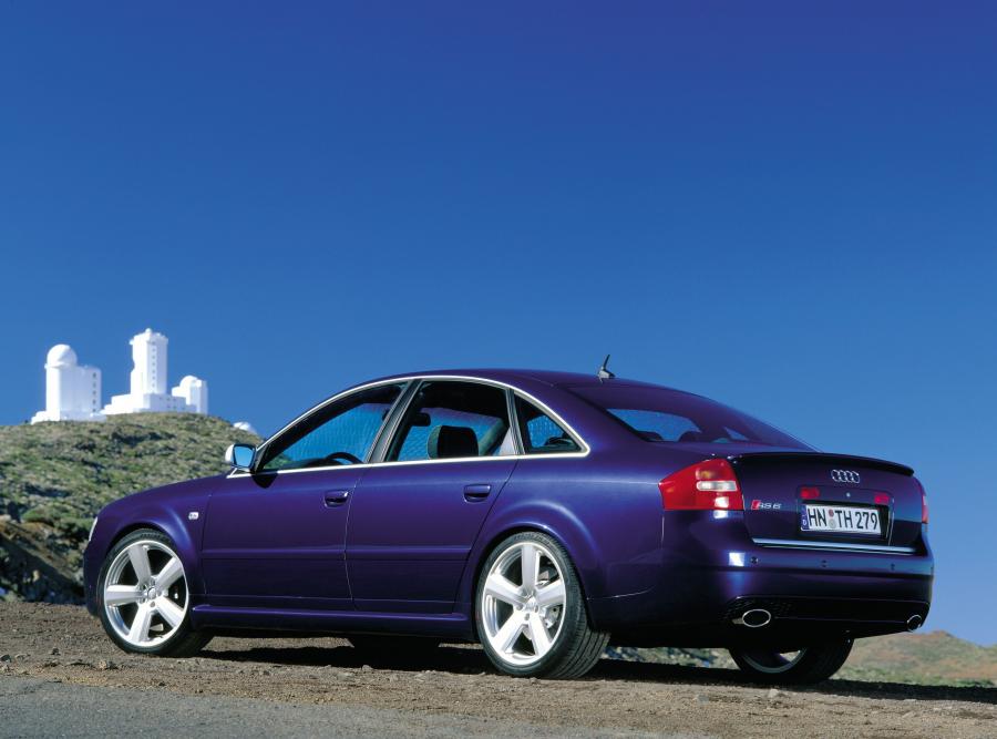  Audi RS6 Sedan (4B, C5) 2002 года  (фото 8 из 16)